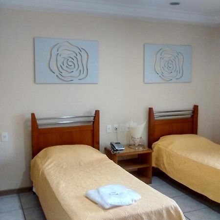 Hotel Top Center 伊塔佩鲁纳 外观 照片